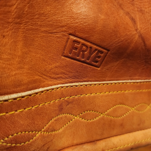 ☆SALE☆  Frye Brown Crossbody Bag with Leather Material and Adjustable Strap - Picture 5 of 9